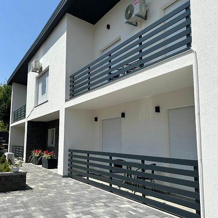 Guest House Neno Ogulin Ngoại thất bức ảnh