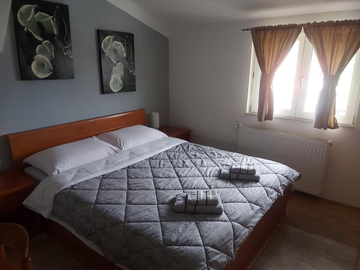 Guest House Neno Ogulin Ngoại thất bức ảnh