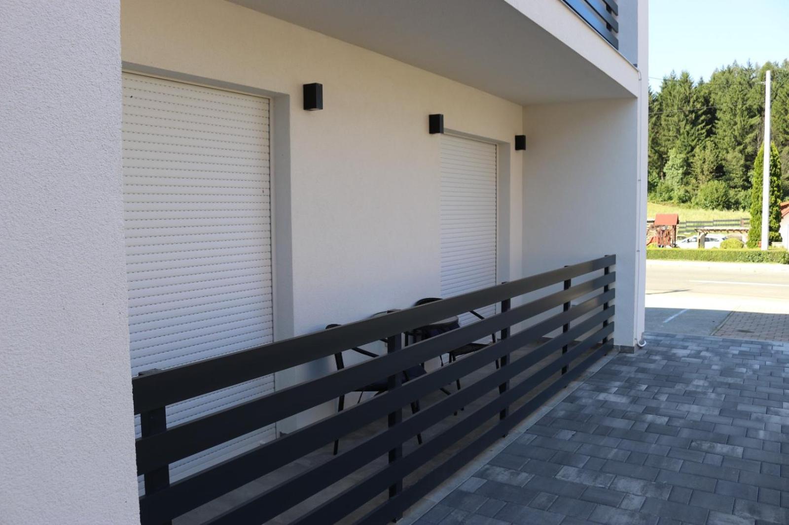 Guest House Neno Ogulin Ngoại thất bức ảnh