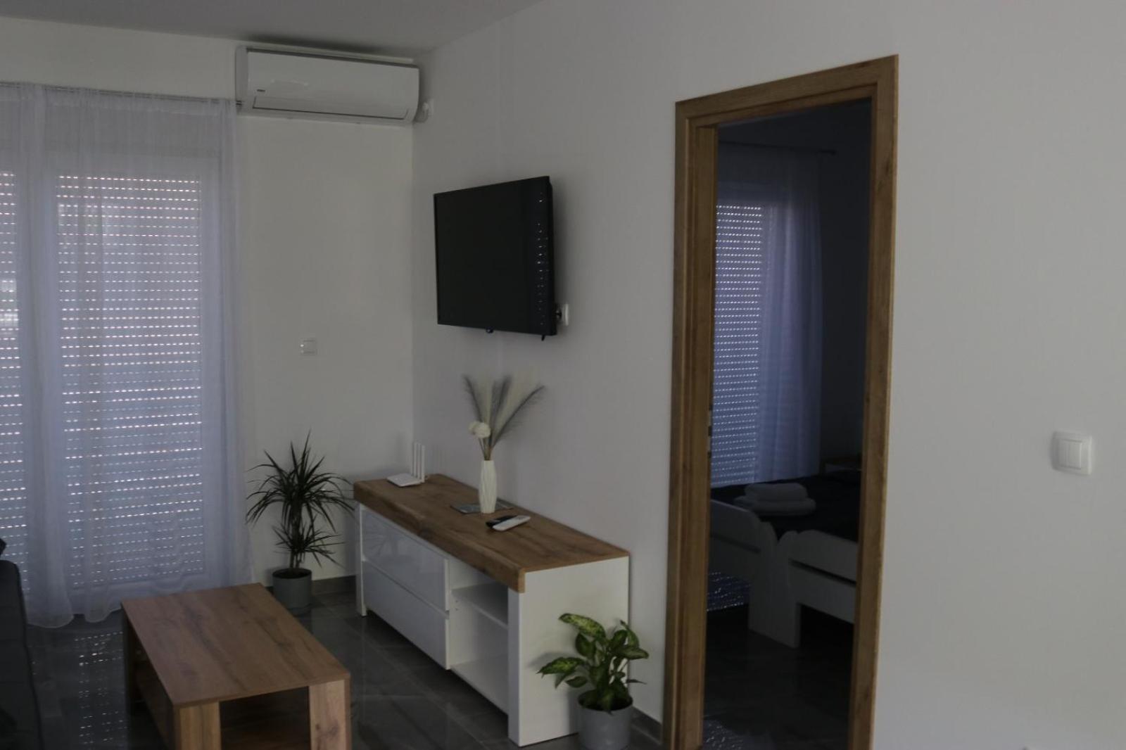 Guest House Neno Ogulin Ngoại thất bức ảnh