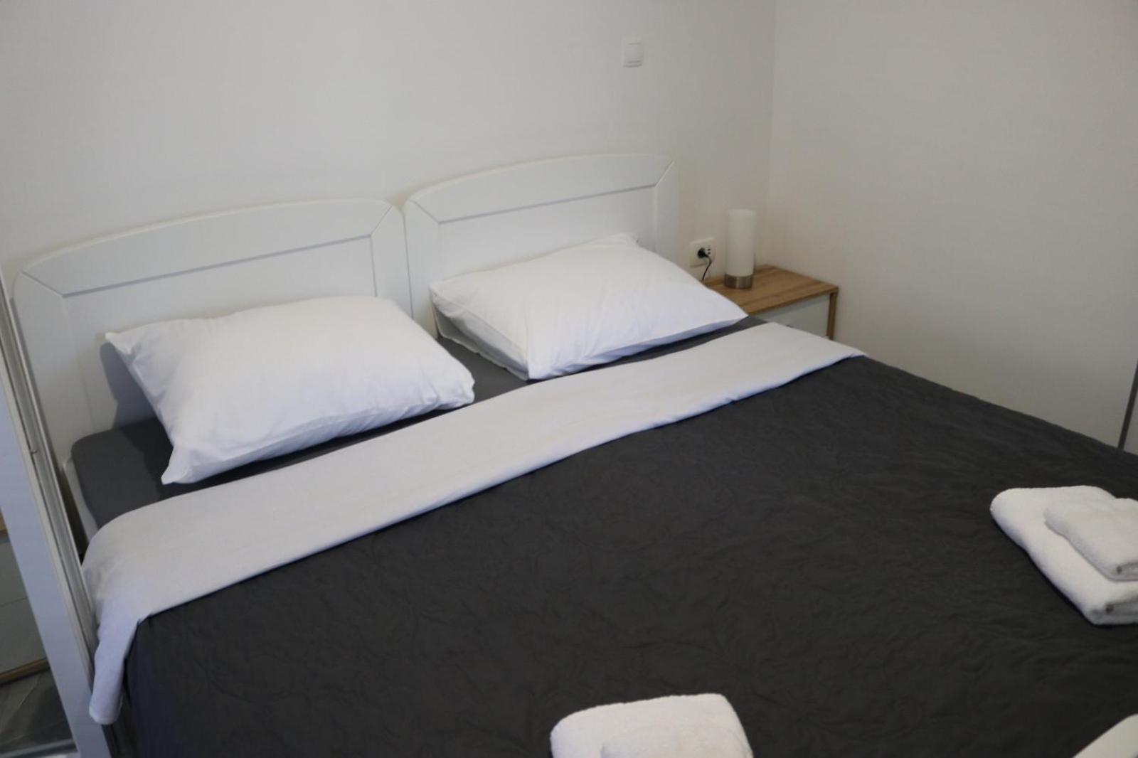 Guest House Neno Ogulin Ngoại thất bức ảnh